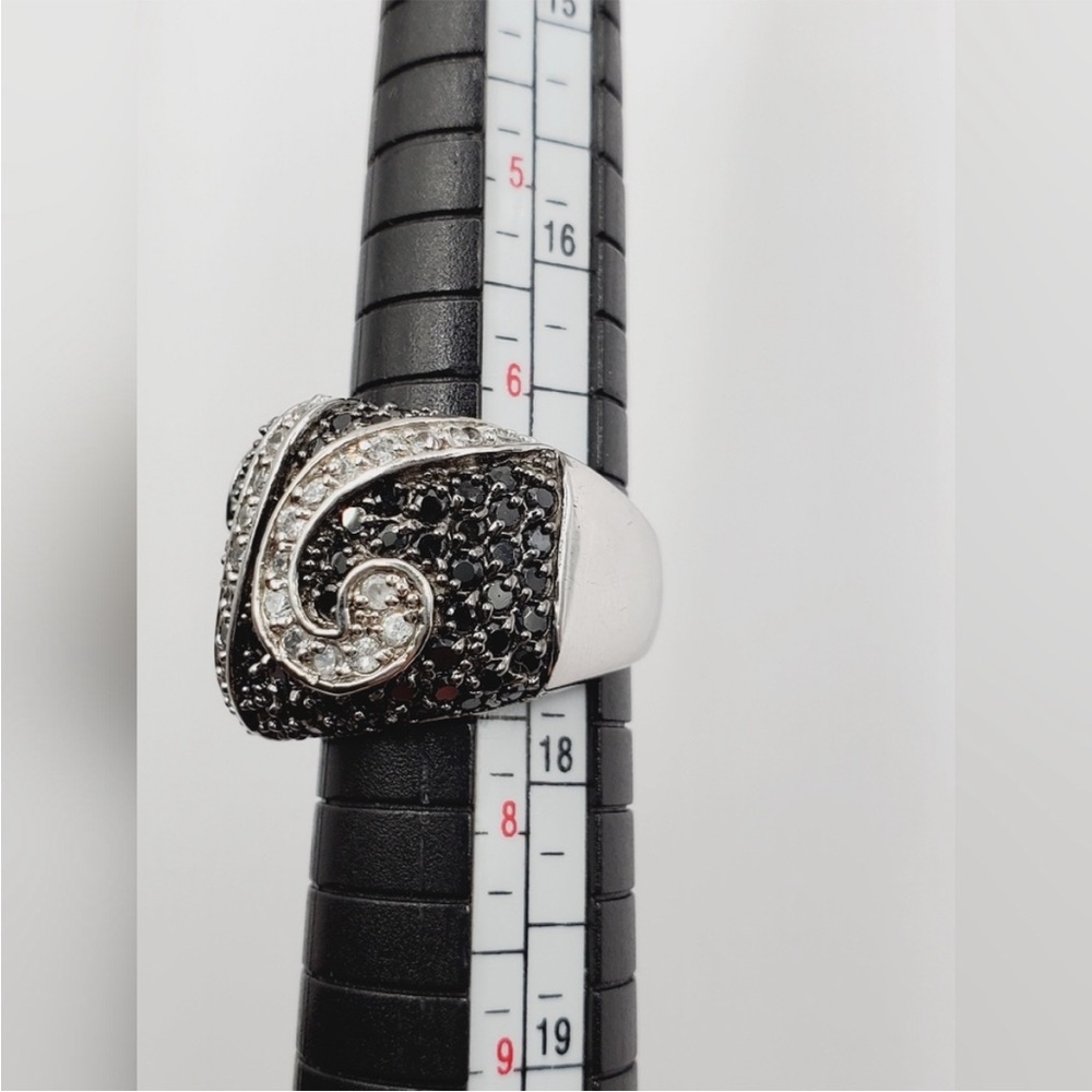 Black & White Diamond Simulant 925 Sterling Silver Rhodium Statement Design Ring - Picture 5 of 6